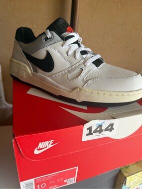 Nike Men’s Low-Top Sneakers in White and Black full force 1 lo